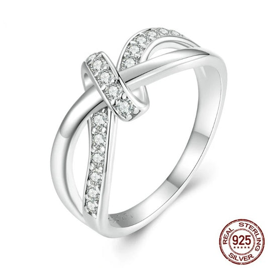Qawwiy Twisted Moissanite Knot Ring
